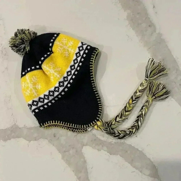 47 Brand University of Michigan Wolverines Knit Cap Pom Tassel EarFlap WinterHat - Picture 3 of 9